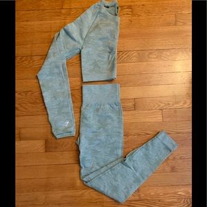 Gym Shark cropped top and leggings set !!!!